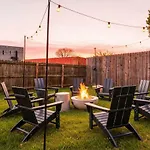 Holiday home Game Balcony Backyard Near Downtown Nash Nashville