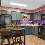 Cozy Condo By Music Row, Walk To Restaurants And Bars