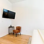 Modern Nashville Retreat 4 Bedroom 3 5 Ba Walk To East Nash Gems