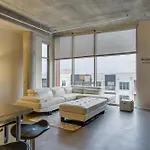 Top Floor City Living 1Br Condo 30 Day Min With Rooftop Deck