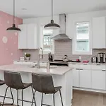 Holiday home Hottub/karaoke-10m Dt-beg Your Parton? Dolly's Hm *