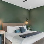 The Linden - Rooftop Views Refined Design New