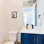 Luxury Stay Near Downtown With Speakeasy And Games