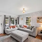 Cozy Gem In 12 South Holiday home Nashville
