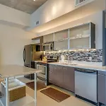 Holiday home Floor Living 1br 30 Day Min With Rooftop Deck