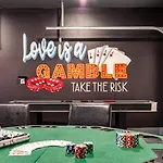 Private With Rooftop Game Near Downtown *