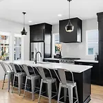 Holiday home Modern House By Downtown With Garage And Fenced-in Yard