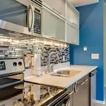 Floor Living 1br 30 Day Min With Rooftop Deck * Nashville