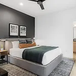 Holiday home View Only 1 Mile To Downtown With Garage And Rooftop Nashville