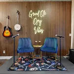 Holiday home Elegant Nash Karaoke Haven With Rooftop Fire Table Nashville
