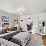 Cozy Gem In 12 South *