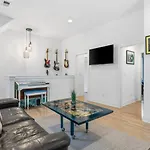 Modern House By Downtown With Garage And Fenced-in Yard Holiday home Nashville
