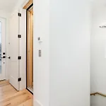 Elevator With Rooftop Hot Tub & Spacious Yard