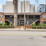 Cozy By Music Row, Walk To Restaurants And Bars Holiday home