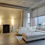 Holiday home Floor Living 1br 30 Day Min With Rooftop Deck