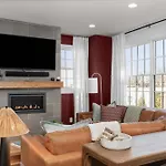 The Ridgeline - New Rooftop Retreat Near The Gulch Holiday home Nashville