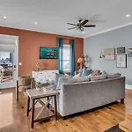 Game Room Balcony Backyard Near Downtown Nash