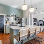 Holiday home Notes Of Southern Charm - Walkable To Food & Shops *