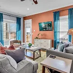 Game Room Balcony Backyard Near Downtown Nash