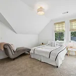 Walk To 12 South And Restaurants With Garage And Golf Simulator * Nashville