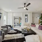 Steelynash - Pittsburgh Grit Meets Twang Holiday home *