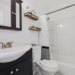 Holiday home Cozy Gem In 12 South