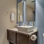 Floor Living 1br 30 Day Min With Rooftop Deck Holiday home Nashville