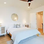 Holiday home Modern Retreat 4 Bedroom 3 5 Ba Walk To East Nash Gems