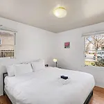 Cozy Gem In 12 South *