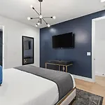View Only 1 Mile To Downtown With Garage And Rooftop Holiday home Nashville