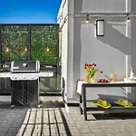Hot Tub Views Grill Parking Holiday home *