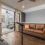 Holiday home Elegant Nash Karaoke Haven With Rooftop Fire Table *