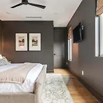 Holiday home The Elmwood & Ashford - 8br Weho Rooftops
