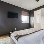 Holiday home The Elmwood & Ashford - 8br Weho Rooftops