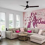 Holiday home Hottub/karaoke-10m Dt-beg Your Parton? Dolly's Hm *