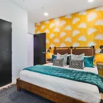 Riverfront Walk To Downtown With Garage Parking Holiday home Nashville