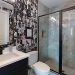 2 Homes! Broadway Views, Rooftops & Karaoke Holiday home