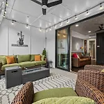 Elegant Nash Karaoke Haven With Rooftop Fire Table Holiday home Nashville