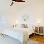 Modern Retreat 4 Bedroom 3 5 Ba Walk To East Nash Gems *