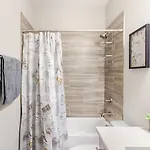 Holiday home Music Trades Corporate Housing Welcome 3 Bed *