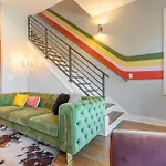 Vivid Vocals - Rooftop Views In 12 South Holiday home *