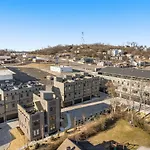 Stylish 5Br Nashville Retreat W Rooftop Hot Tub