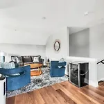 Luxury Close Broadway With Garage And Fire Pit *