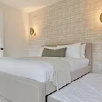 Holiday home The Elmwood & Ashford - 8br Weho Rooftops