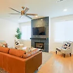Holiday home Modern Retreat 4 Bedroom 3 5 Ba Walk To East Nash Gems