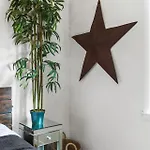 Cozy By Music Row, Walk To Restaurants And Bars *