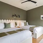 The Elmwood & Ashford - 8br Weho Rooftops