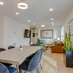 The Note Music And Modern Villa Nashville