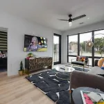 Holiday home Trinity - Odyssey - Pool & Gym - Heart Of Midtown
