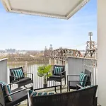 Holiday home Riverfront Luxury - Walk To Downtown Broadway, Private Patio Nashville